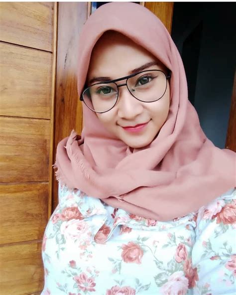 bokep tante berhijab cantik selingkuh xxx movies